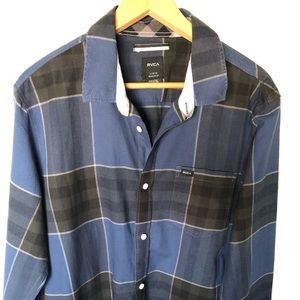 RVCA Men’s Long Sleeve Shirt. Size “L”.